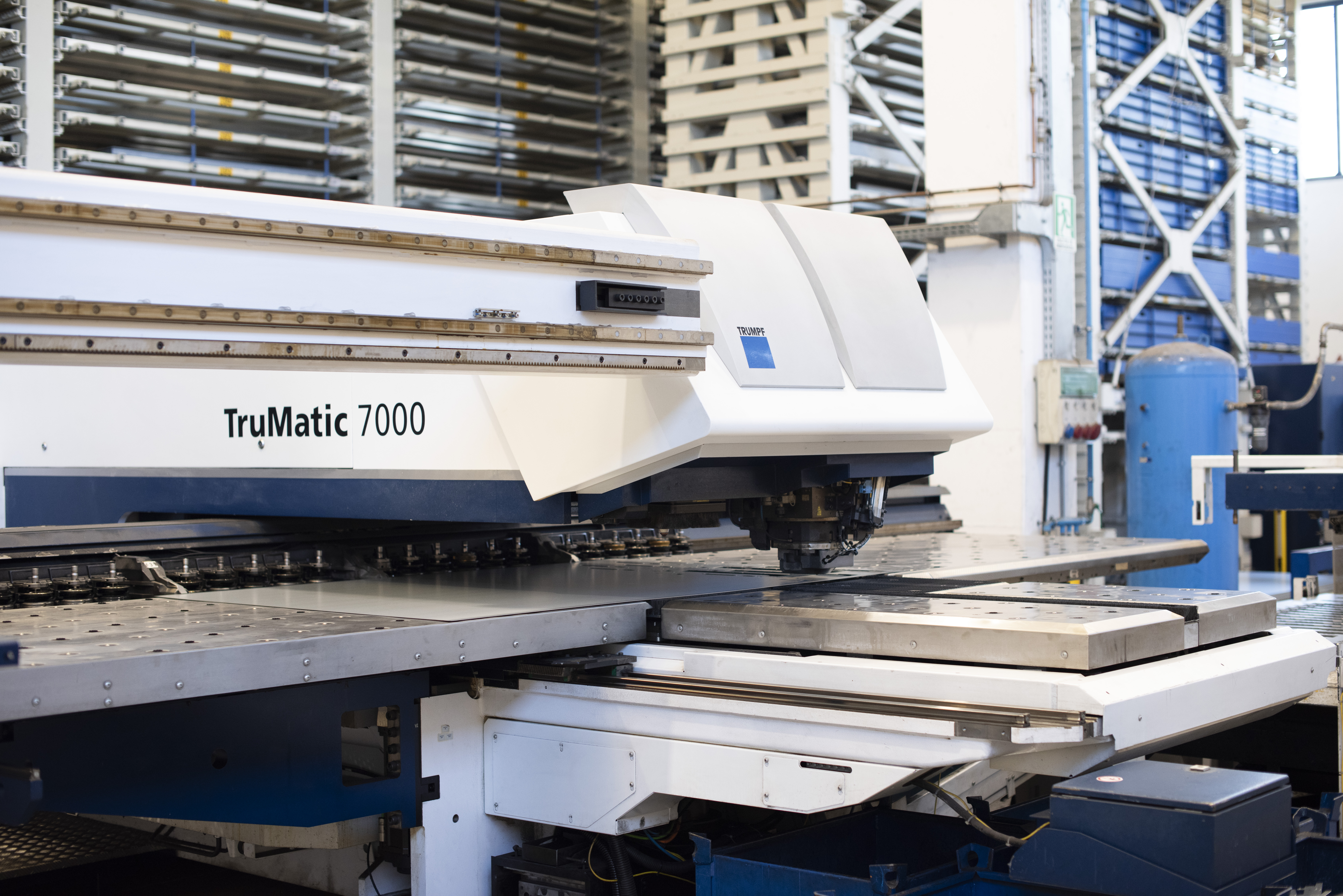 Lavorazioni di taglio laser su lamiera ad alta precisione con controllo termico, ambientale e digitale per risultati ripetibili