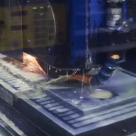 Minifaber vanta un parco macchine destinato alla progettazione e costruzione di stampi, alla lavorazione dei metalli e alla realizzazione di prodotti finiti.