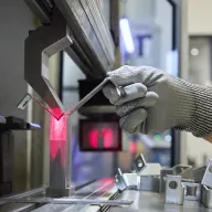 Minifaber verfügt über einen umfangreichen Maschinenpark für die Konstruktion und den Bau von Formen, die Metallbearbeitung und die Herstellung fertiger Produkte.