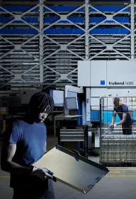 Lavorazione Metalli - Piegatura dei Metalli | Minifaber In Minifaber ci occupiamo di tutti i processi di lavorazione della lamiera, in particolare a freddo: imbutitura, tranciatura, punzonatura e piegatura.