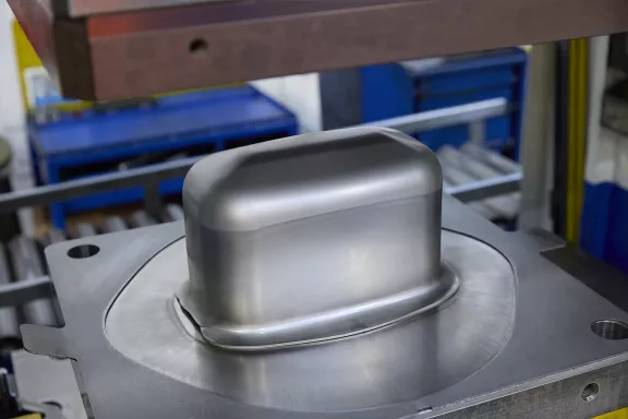 Offriamo macchine per imbutitura di alta qualità, adatte a tutte le esigenze di produzione. Richiedi un preventivo personalizzato e ottimizza la tua lavorazione!