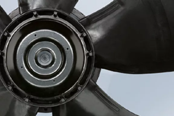 Le nostre realizzazioni di ventilatori industriali offrono soluzioni efficienti per ottimizzare il flusso d'aria in ambienti industriali complessi