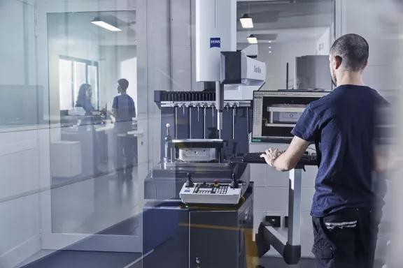 Realizzazione Vie di Corsa in Lamiera per Magazzini Automatici Minifaber